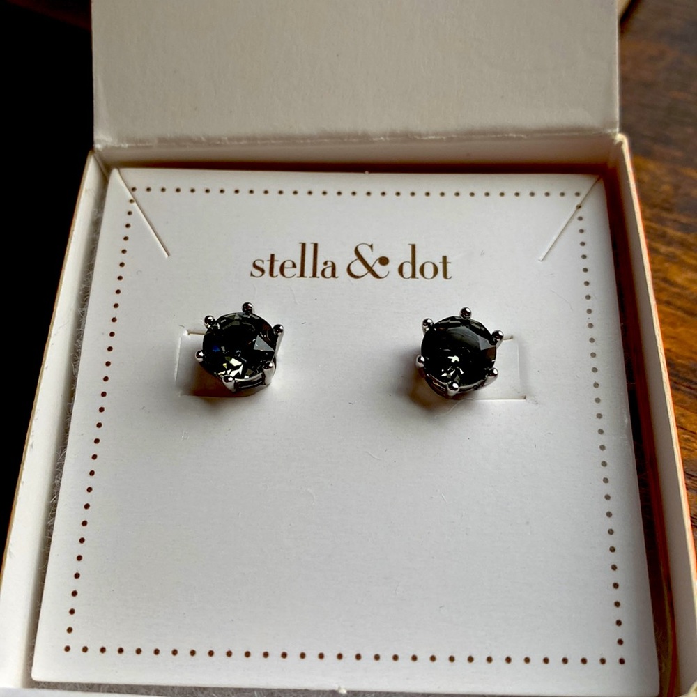 Stella and Dot Sparkle Stud Smokey earrings, NWT